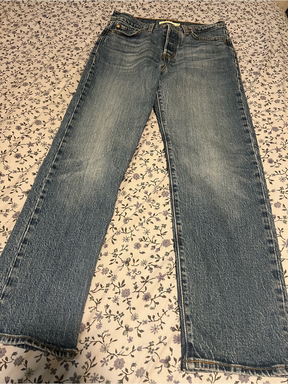 Levi's Straight Leg Jeans - Medium Wash Blue